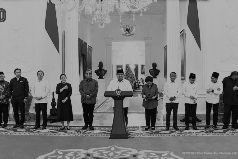 Jauh Dari Akar Masalah: Tak Ada Kebijakan Ekonomi dan Perombakan Kabinet di Pidato Presiden